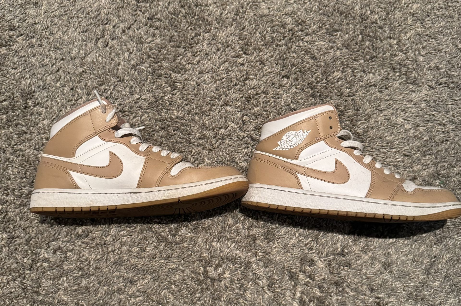 Jordan 1 Mids