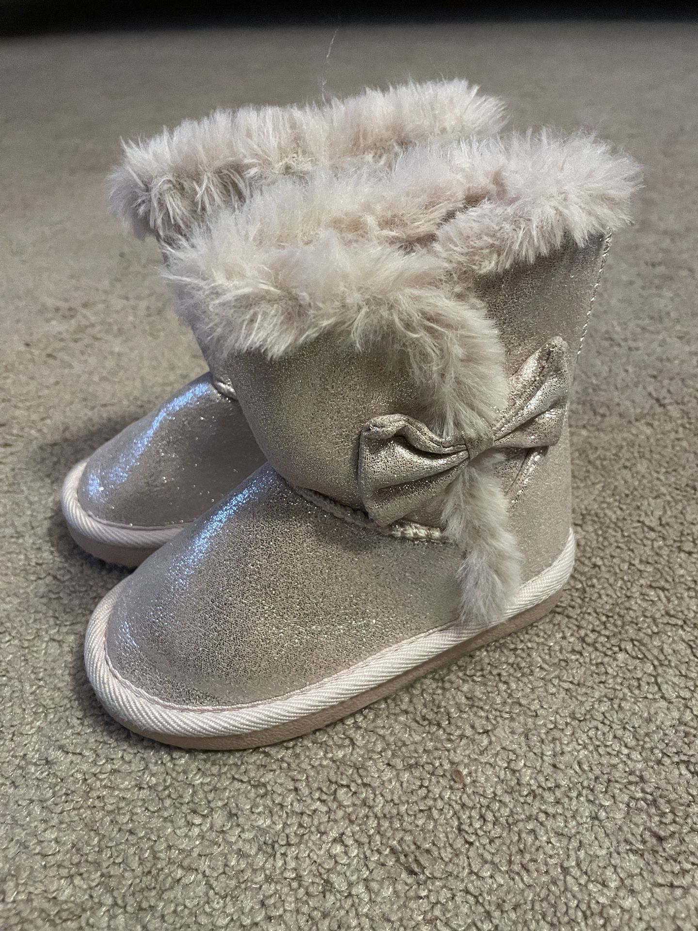 OLIVE AND EDIE BRAND REBECCA COZY BOOT FOR CHILDREN SIZE 5