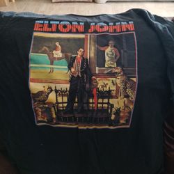 X LARGE  ELTON JOHN BLACK T SHIRT 