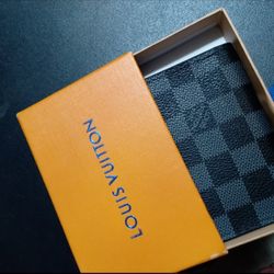 Louis Vuition Men's Wallet ( Brand New )