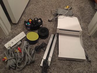 Two wii two Bluetooth speakers LG and SKULLCANDY