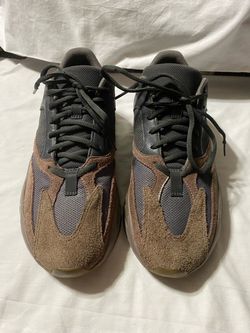 Adidas Yeezy Boost 700 Sneakers Size 10.5 Men