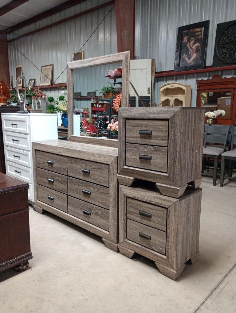 Dressers And Nightstands