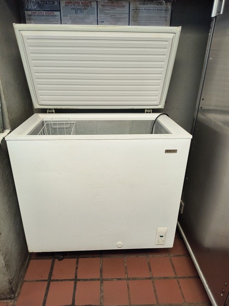 Idylis Chest Freezer