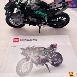 Complete LEGO 42170 Kawasaki Motorcycle 