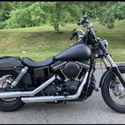 Harley Davidson Dyna Street Bob 
