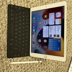 Apple iPad 8th Generation w/Accessories 