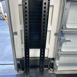 Rogue Uprights and Stabilizing Feet