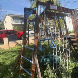 Jungle Gym Club House 