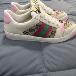 Authentic Gucci Sneakers – Size 40 (Women’s 9 / Men’s 7) ✨
