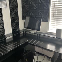 Light Up L Shape Computer Desk. 