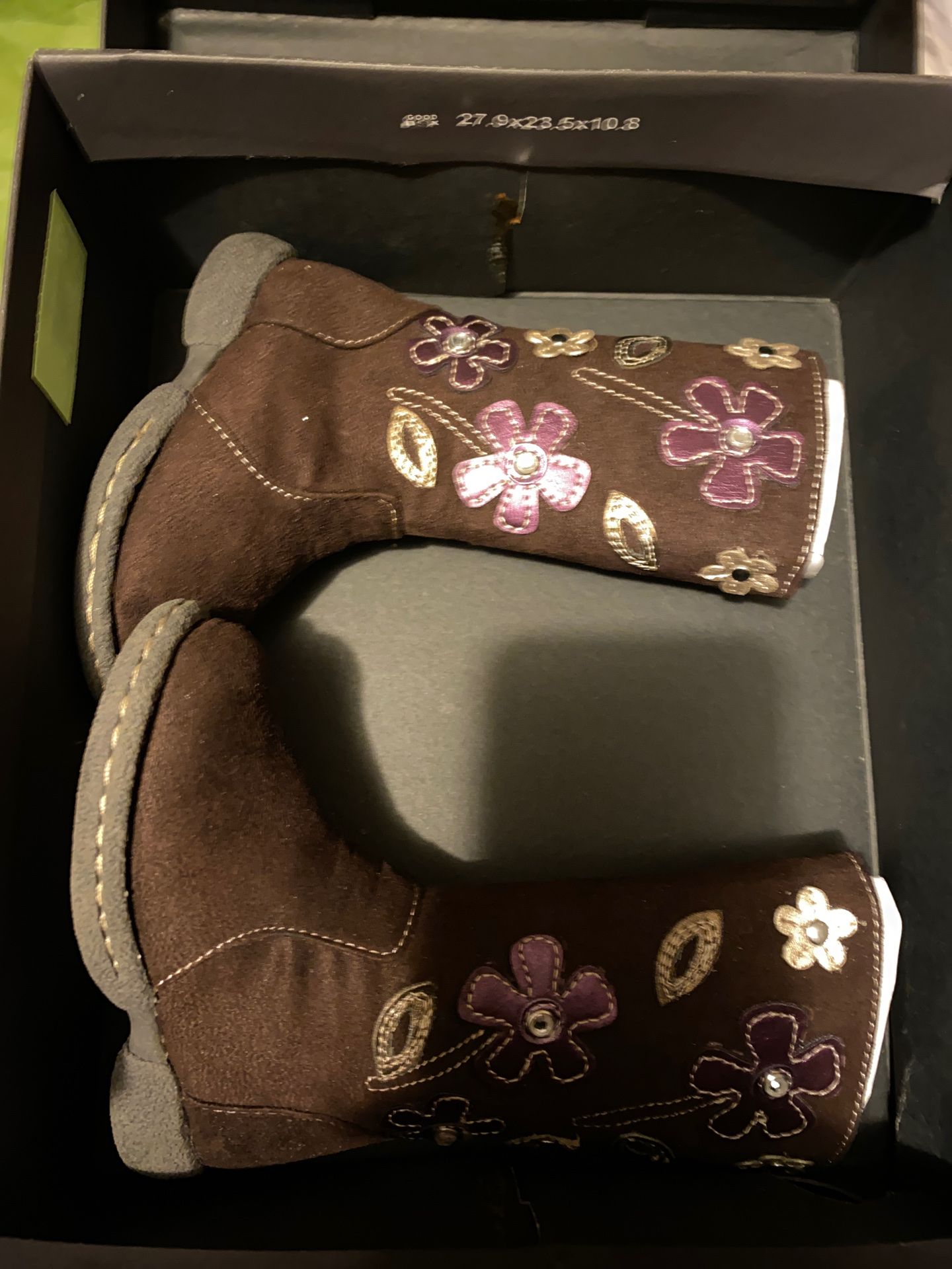 Kid boots