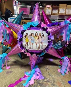KATSEYE Bolat star pinata PRINT