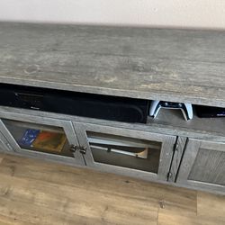 Entertainment center