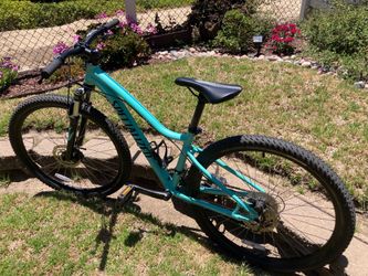 Woman’s Specialized Jynx Mountain Bike