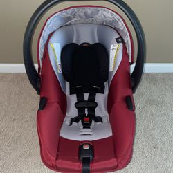 Gb Lyfe Infant Car seat 