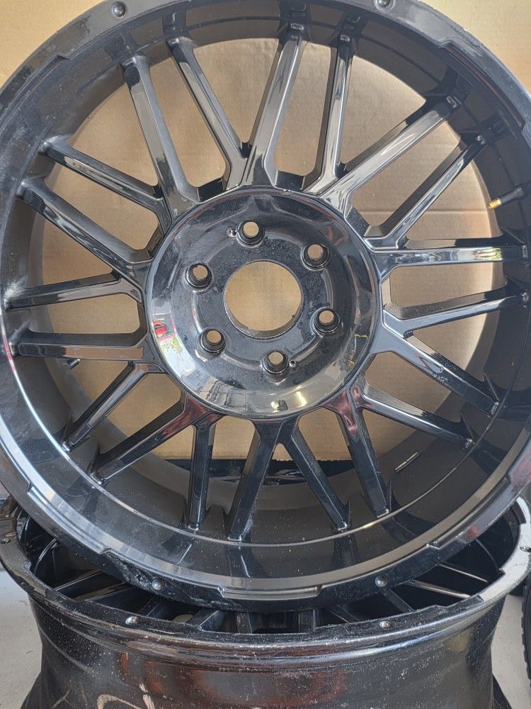 22 INCH RIMS $200