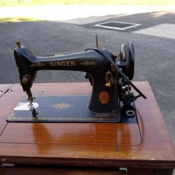 Singer Table Style Sewing Machine 