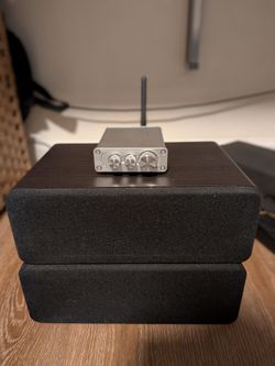 Micca OoO Bookshelf Speakers with Amp