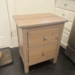 IKEA Hemnes 2-drawer night stand
