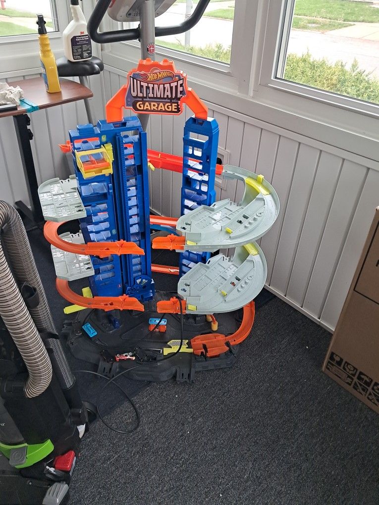 Hotwheel garage