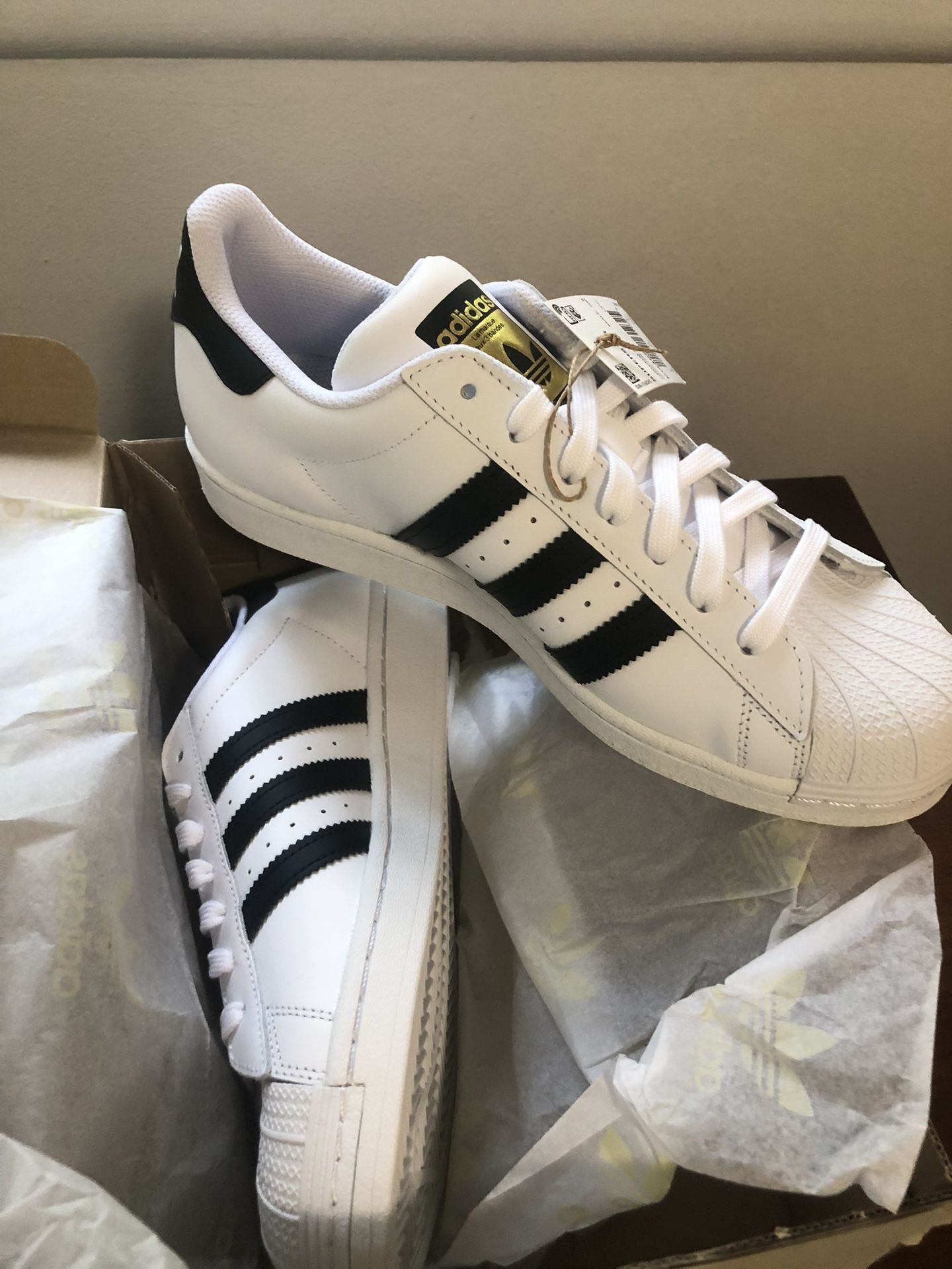Brand NWT Adidas Superstars, 10W 8.5M