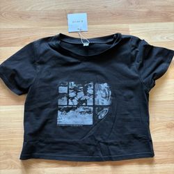 NWT Black graphic crop top shirt