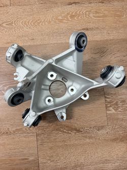 Rear Left Steering Knuckle Assembly – KS88411-C