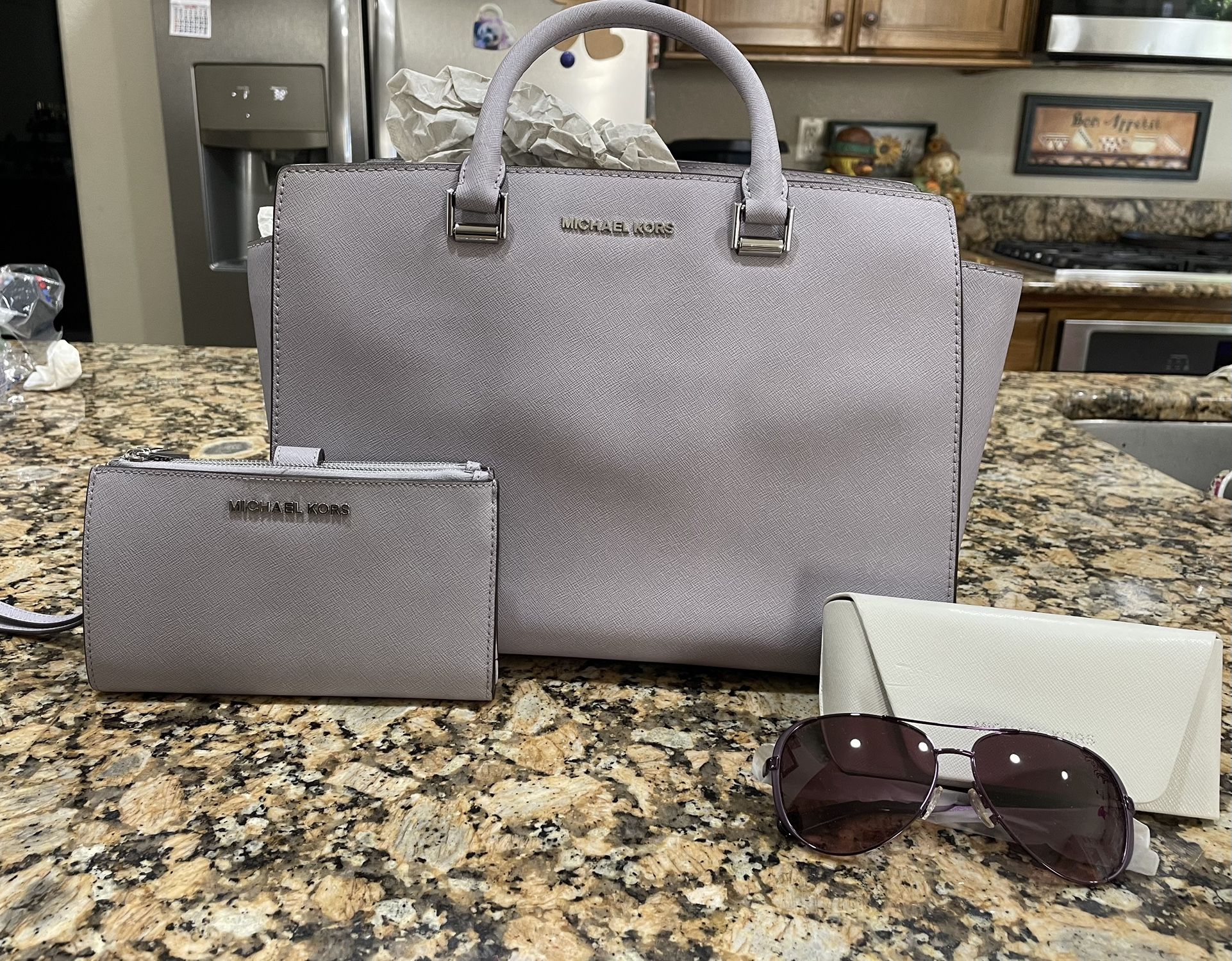 Micheal Kors Purse Set