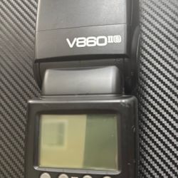 Godox V860 II – Powerful Li-Ion Speedlight (Works with Canon/Nikon/Sony)