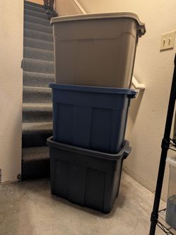 18 gallon reusable storage totes with lids - Everett, Wa