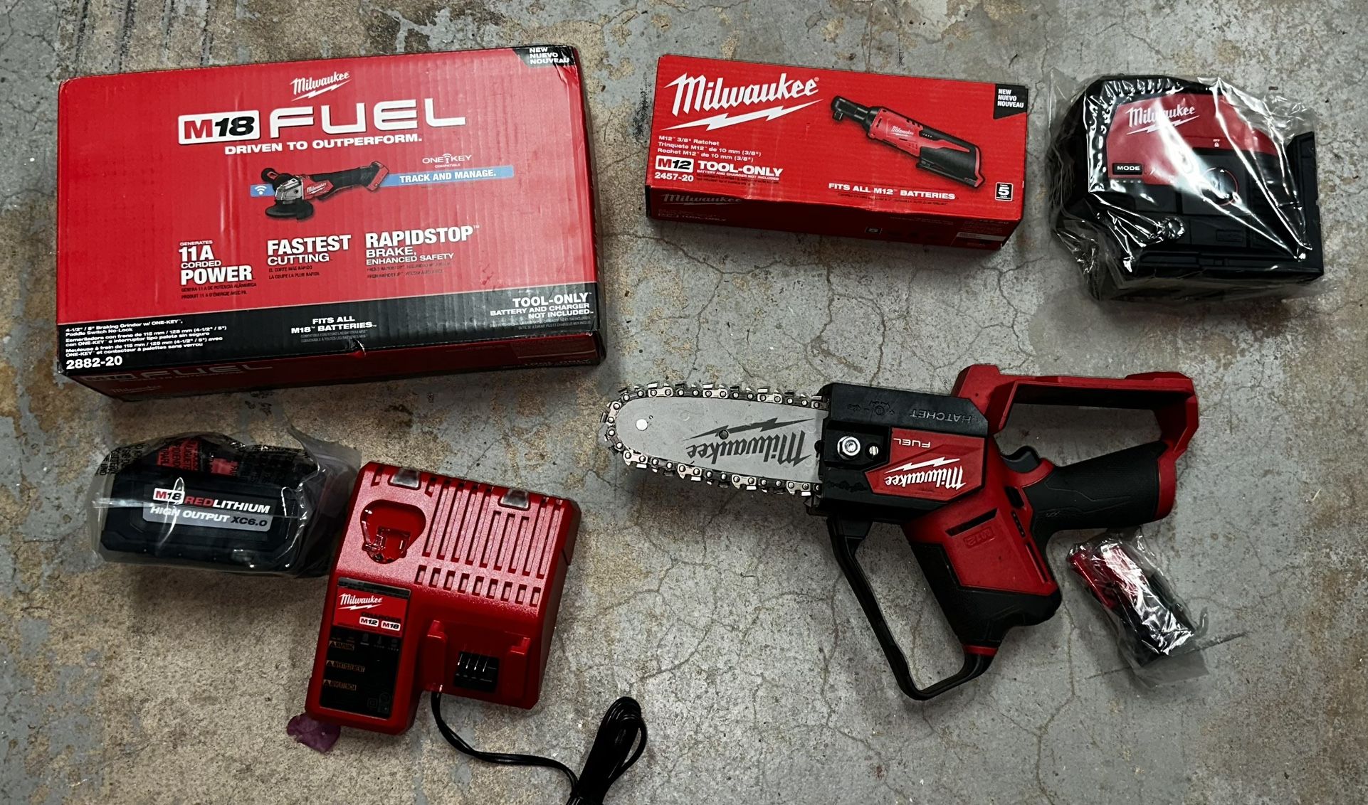 Milwaukee Set SOLD AS SET WILL NOT SEPERATE Or trade for 3 M18 12.0 forge batteries