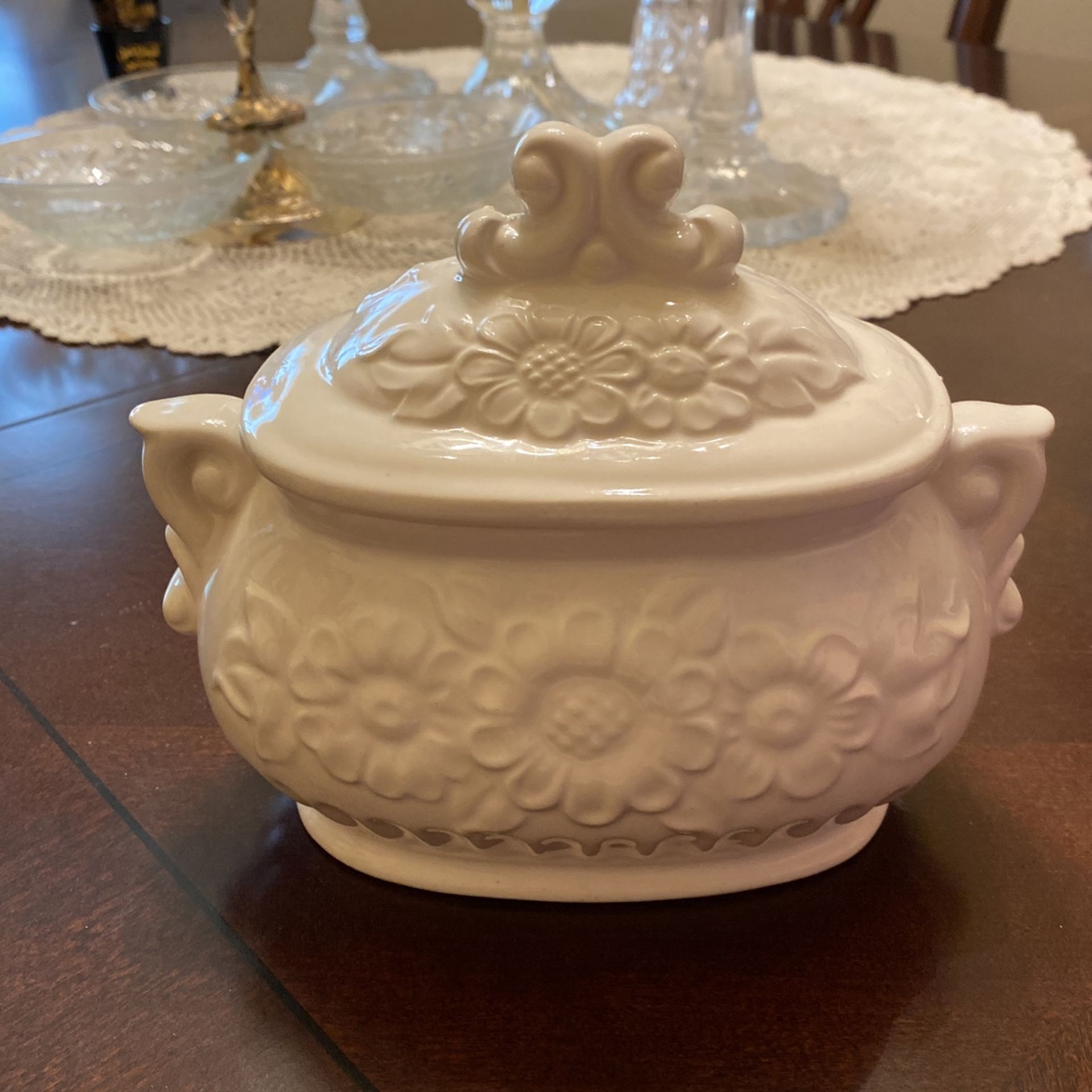 Gravy Boat Decorative W/lid