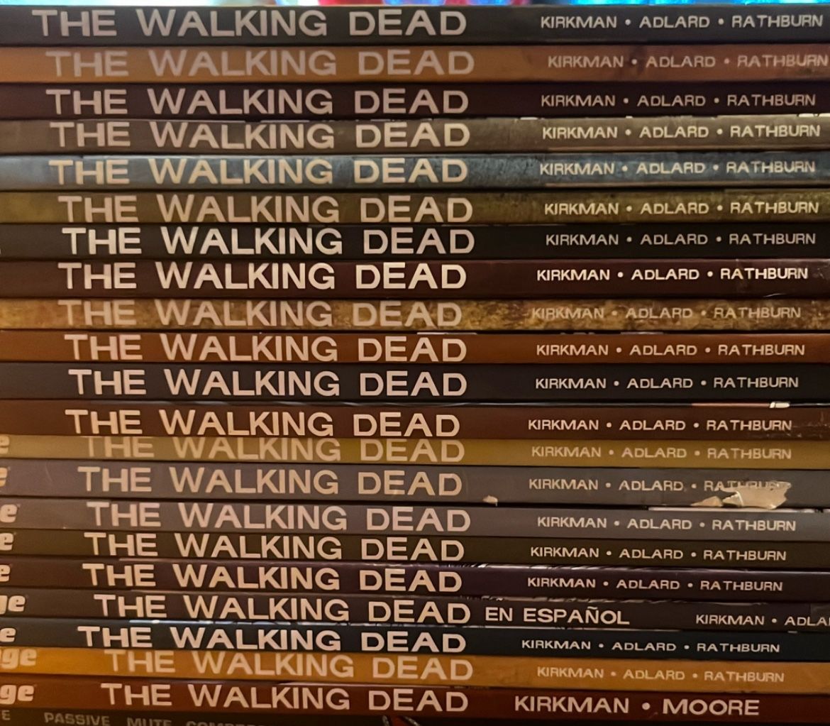 22 Walking Dead Graphic Novels