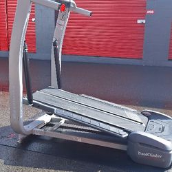 Treadmill . TreadClumber BowFlex

TC 10 (Delivery available) Only Cash 