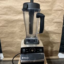 Vitamix 5200 Blender, Black/Stainless —(PLEASE READ)
