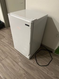 Mini Fridge with freezer