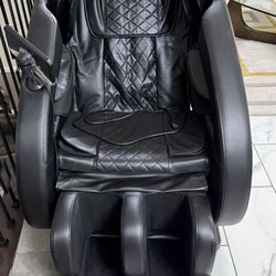 BILITOK Massage Chair Zero Gravity Full Body with Heating and Bluetooth - Black