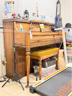 Piano en buen estado