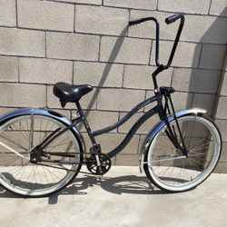 26” Cruiser Lowrider Bike For Womens Excellent Condition The Frame Only Used The Parts All News$200 Firm