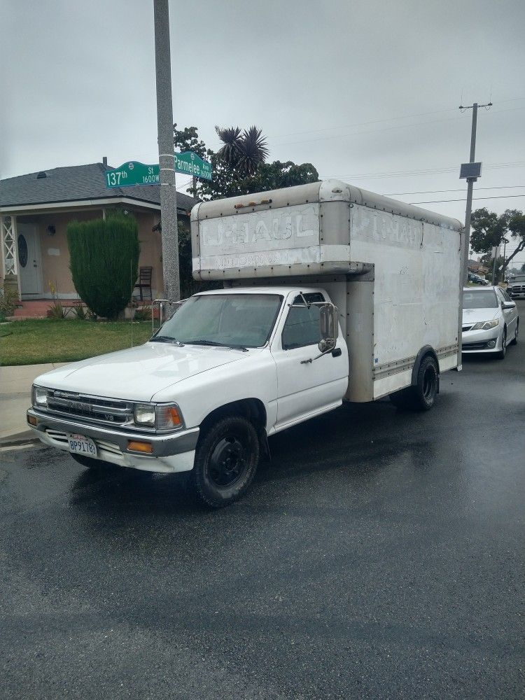 1989 Toyota pick-up