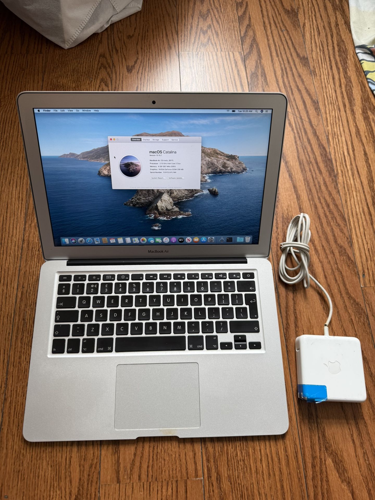 MacBook Air 13 2017/4GB RAM/256GB SSD/Good Battery/Fully Functional