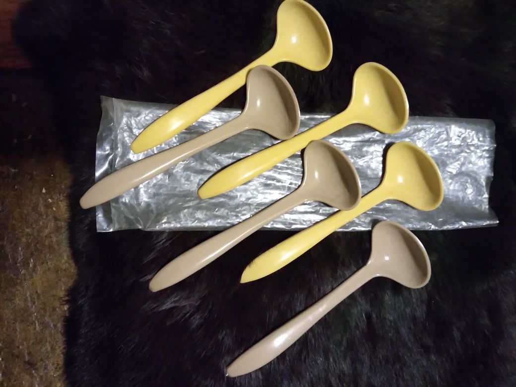 Vintage Early 1970's Tupperware Spoons