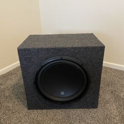 Two 12 Inch JL AUDIO Speakers With 4 Channel Amp