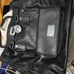 $60 Black Mk Puse With Wallet