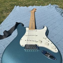 Fender Stratocaster Electric Guitar