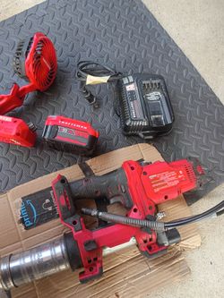 Engrasadora abanico pila 4.0 y cargador Craftsman todo $110