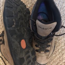 Women’s 8.5 Vasque Gore-Tex Hiking Boots