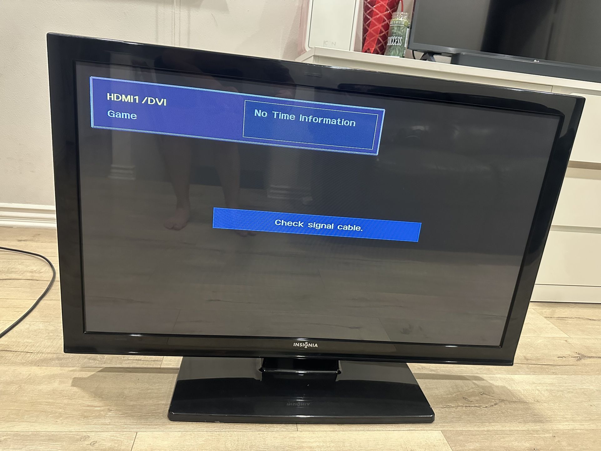 42” Insignia Plasma TV