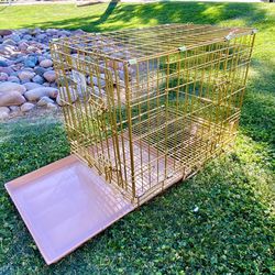 🏜Brand New 24” Gold Dog Kennel With Floor Grid For Poop Go Down🐶🐶and Plastic Tray🇺🇸 SIZE: L24 x W17 x H20” 🇺🇸 . 